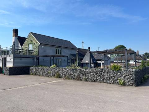 Photograph of the British Queen pub in Meldreth