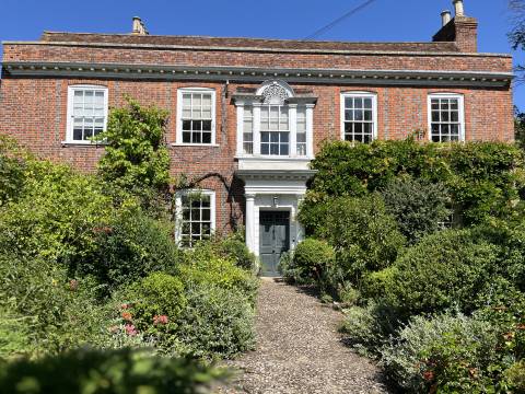 Photograph of the front of Docwra's Manor Garden Shepreth.