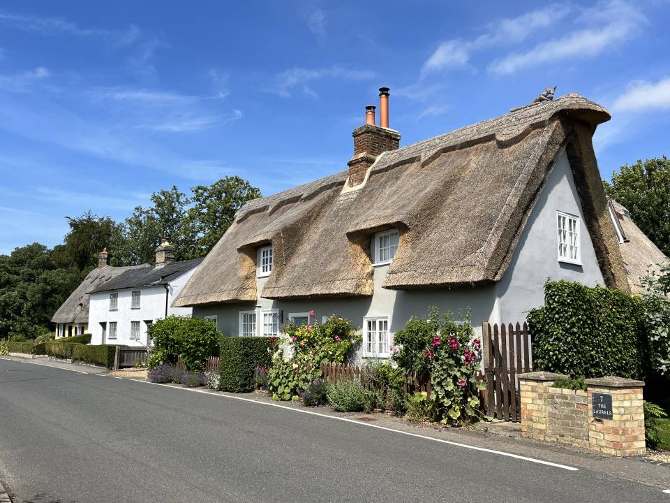 Photograph of a thatched cottage in Foxton.